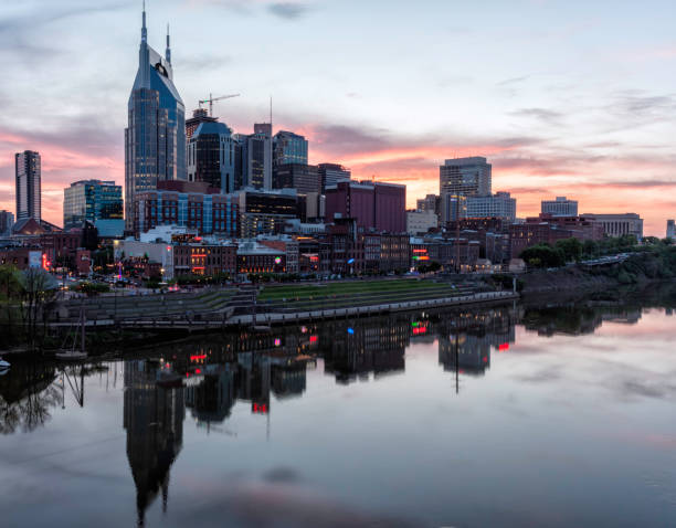 istock Sunset reflections in Nashville, Tennessee 1083928156