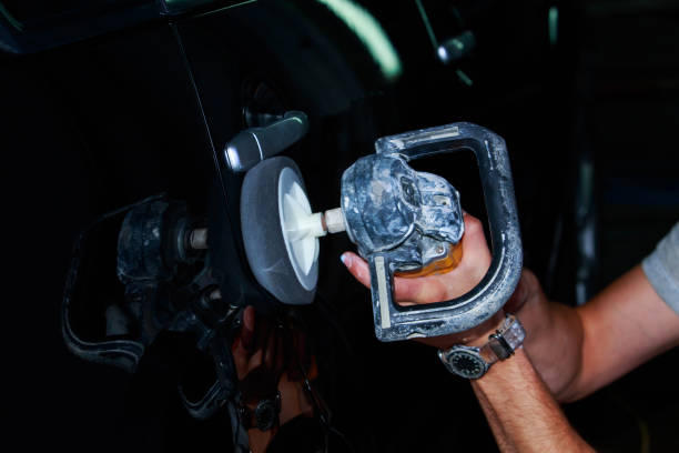 istock Polishing a black car 1083941162