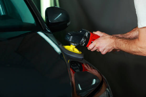 istock Polishing a black car 1083941734