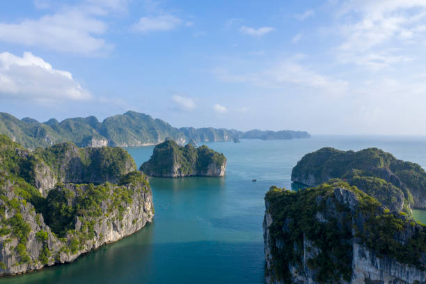 istock Halong Bay, Vietnam 1083952046