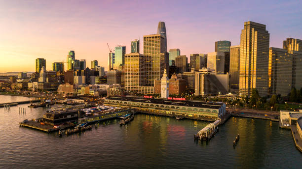 salesforce san francisco skyline - san francisco county sunrise nobody sky stock-fotos und bilder