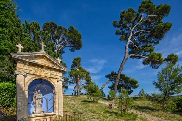 Above Bonnieux on a lookout hill is an oratory, Provence, Luberon, Vaucluse, France