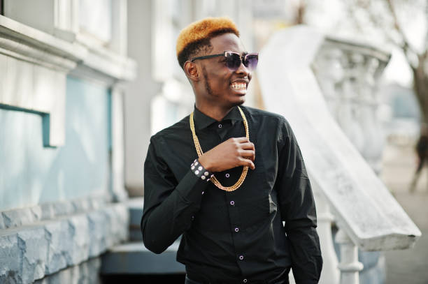 chic handsome african american man - chain smoking imagens e fotografias de stock