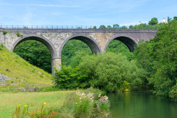 istock The Headatone Viaduct and River Wye in the Peak District 1084299964