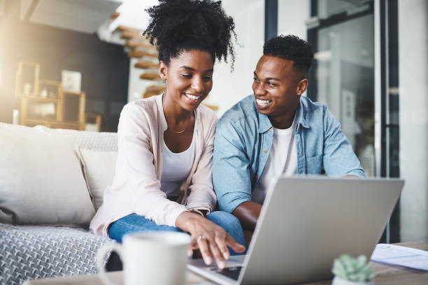 istock There's aways something worth sharing online 1084375780