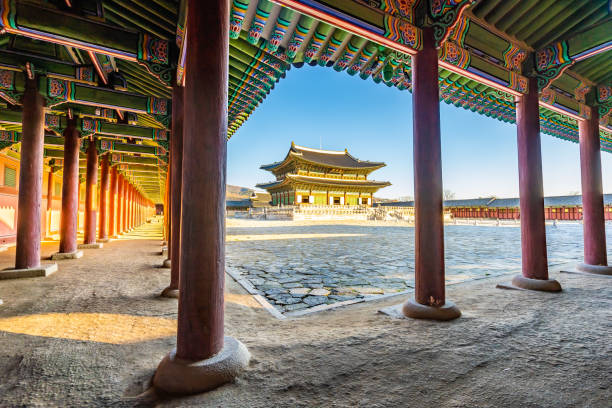 istock Gyeongbokgung palace 1084402642