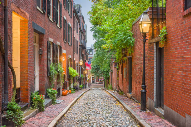 istock Acorn Street in Boston, Massachusetts 1084511942