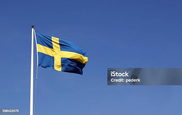 스웨덴 플랙 In The Sky 0명에 대한 스톡 사진 및 기타 이미지 - 0명, 기, 노랑
