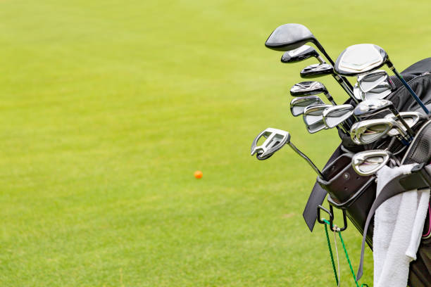 istock Cart golf club 1084540288