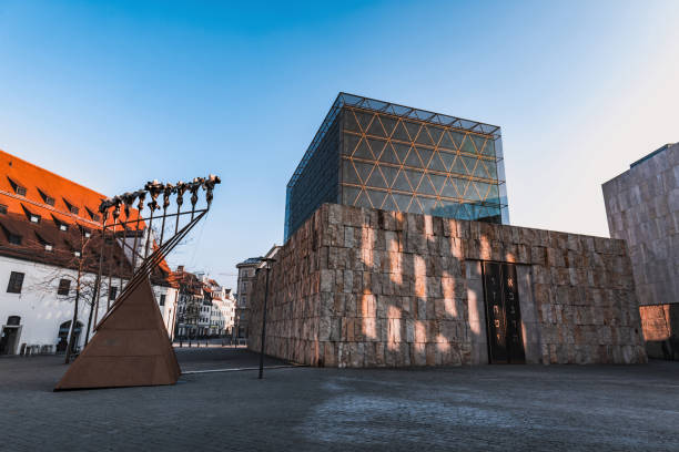 città di monaco di baviera germania - synagogue judaism contemporary munich foto e immagini stock