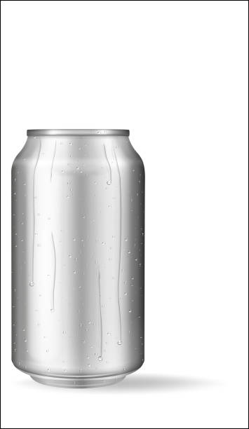 ilustraciones, imágenes clip art, dibujos animados e iconos de stock de poder de aluminio realista con gotas de agua. metálico puede para cerveza, soda, limonada, jugo, bebida de la energía. maqueta del vector, en blanco con espacio de copia. - 300