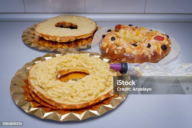 Ring Of The Kings Stock Photo - Download Image Now - Baked Pastry Item, Bakery, Cake