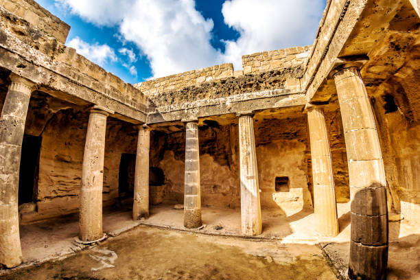 tumba de los reyes, patrimonio de la humanidad. paphos, chipre - paphos fotografías e imágenes de stock