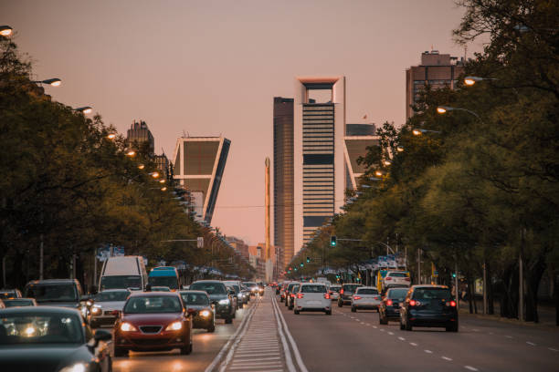 castellana avenue v madridu, sapin - madrid - stock snímky, obrázky a fotky