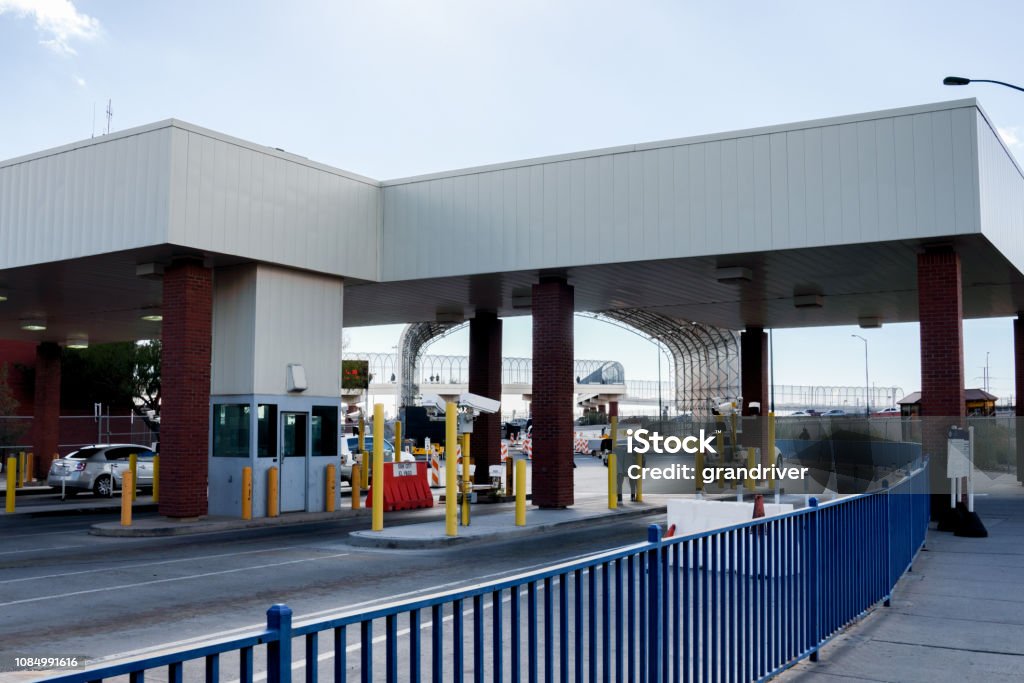 The United States And Mexico Border Crossing November 2018 The El Paso and Juarez customs and immigration entry and exits at the border Geographical Border Stock Photo