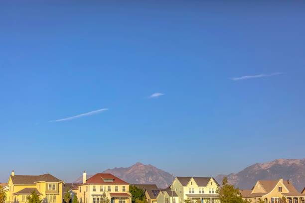 istock Beautiful homes with mountain and sky background 1085024362