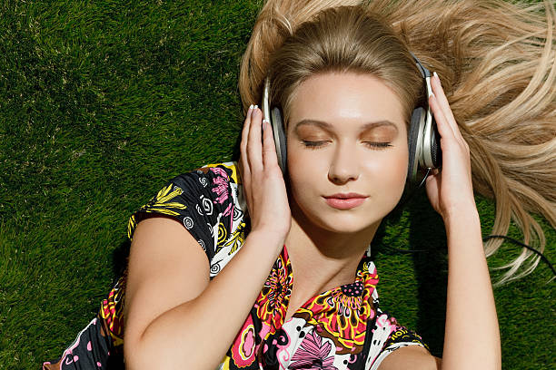 istock Listening music 108505386