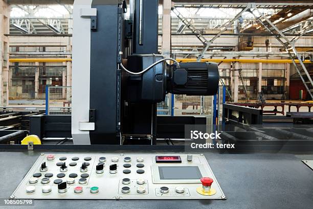 Foto de Metalworking Máquina e mais fotos de stock de Aço - Aço, Controle, Equipamento