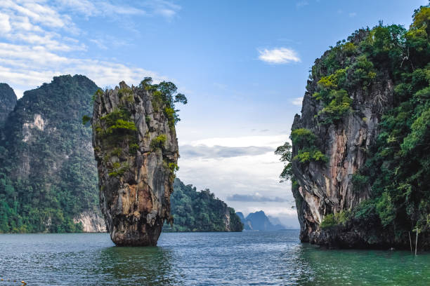 istock Iconic Island in Phang Nga Bay, Thailand 1085117402