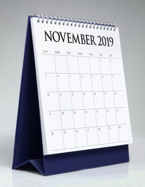 istock Simple desk calendar 2019 - November 1085132918