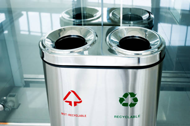 recyclable and non-recyclable garbage can indoors - non polluting imagens e fotografias de stock