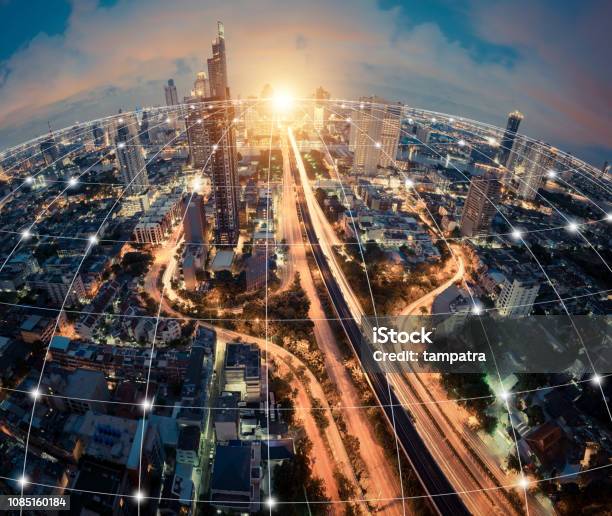 Digital Network Connection Lines Of Sathorn Road Bangkok Downtown Thailand Financial District And Business Centers In Smart Urban City In Asia Skyscraper And Highrise Buildings At Night - Fotografias de stock e mais imagens de Vitalidade