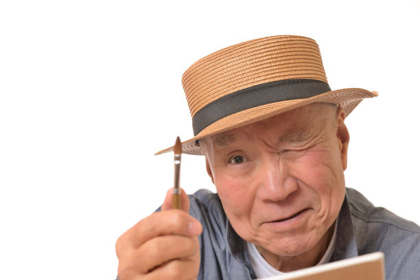 istock Senior to enjoy sketches 1085181590