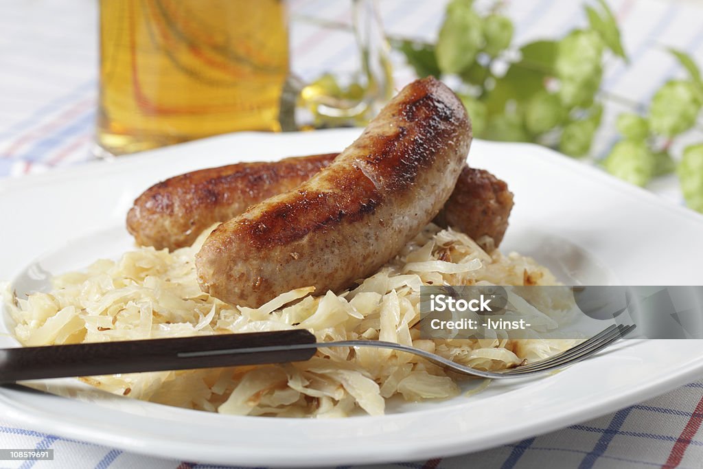 Gegrillte Würstchen und Bier - Lizenzfrei Alkoholisches Getränk Stock-Foto