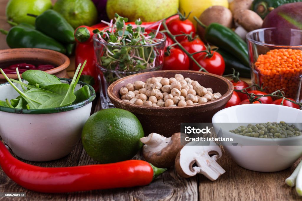 Cibo vegano sano a base vegetale - Foto stock royalty-free di Alimentazione sana