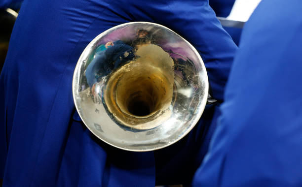 духовой инструмент. труба. музыкальный трубка - trumpet musical instrument wind instrument flugelhorn стоковые фото и изображения