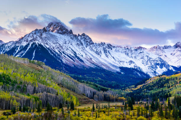 아름 답 고 다채로운 콜로라도 록 키 마운틴이을 풍경입니다. 에 샌 후안 산에 산 sneffels - rocky mountains colorado autumn rural scene 뉴스 사진 이미지