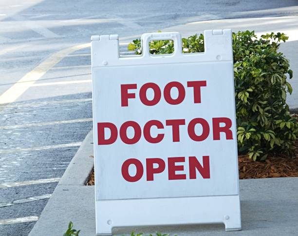 istock Foot Doctor sign 1085310944
