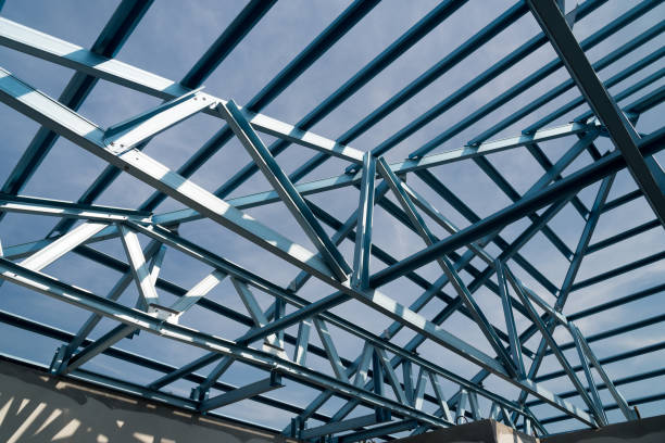 istock Structure of steel roof frame for building construction. 1085333236