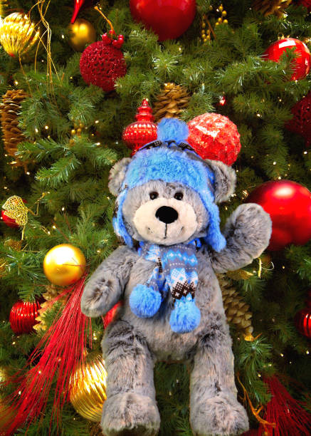 istock Holiday bear waving hi 1085340026