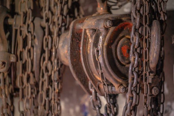istock Heavy lift chain hang on the wall 1085352702