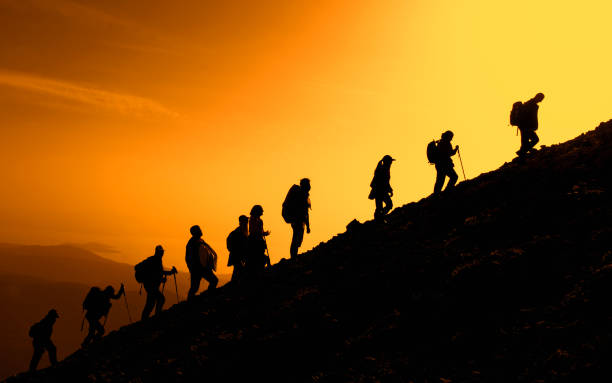 montagne tratterà le persone, le renderà sane e vigorose - high dynamic resolution foto e immagini stock