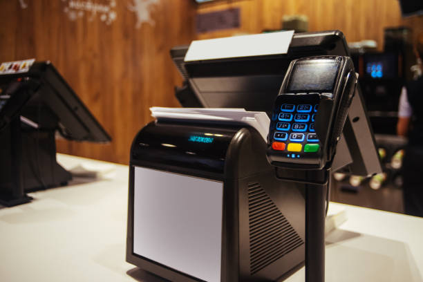 ポイント販売タッチレス技術と背景に金庫ターミナル - cash register receipt retail supermarket ストックフォトと画像