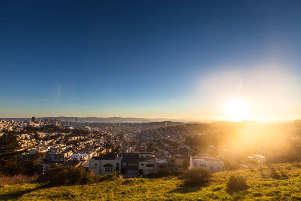 istock Beautiful Morning in San Francisco 1085468698