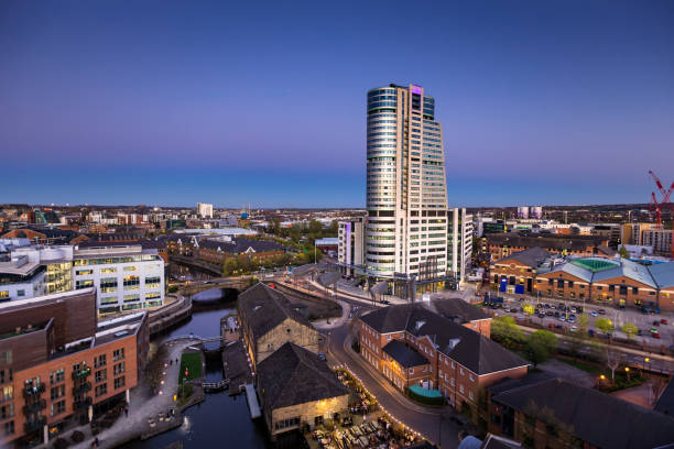 istock Bridgewater Place and the River Aire, Leeds, Leeds - Dusk 1085468746