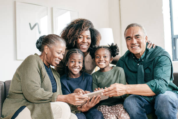 istock Holidays with grandparents 1085472180