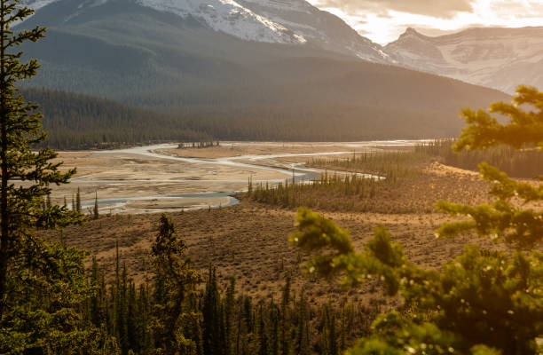 istock North Saskatchewan River and Mount Wilson at Banff National Park in Alberta, Canada 1085520310