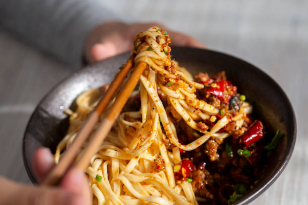 istock Chinese savory gravy noodle 1085551322