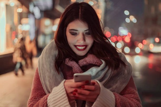 istock Funny communication at night in the city 1085597730
