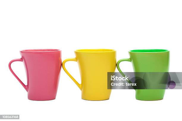 Photo libre de droit de Tasses De Couleur banque d'images et plus d'images libres de droit de Couleur verte - Couleur verte, Céramique, En ordre