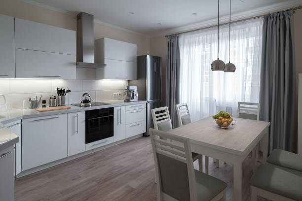 Interior. Cozinha moderna, branco, cinza, bege cor - foto de acervo