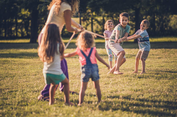 istock Tug-of-war 1085695572