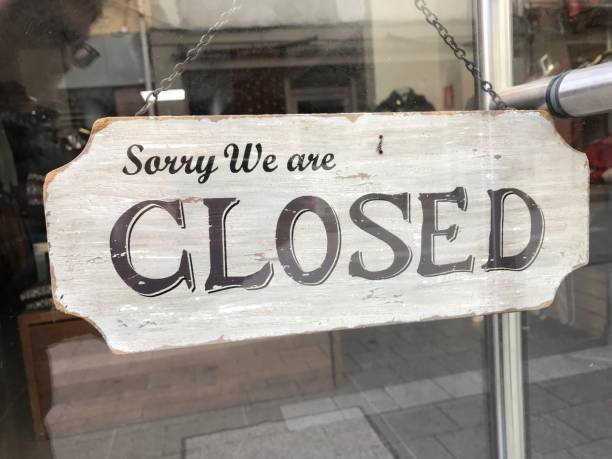 istock sign sorry we are closed 1085697676