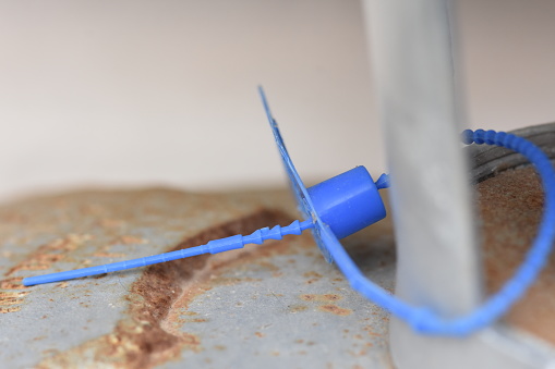 cable tie ON A gas canister