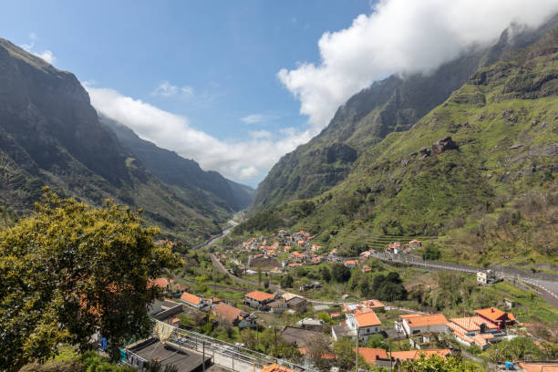 istock View the pass Boca da Encumeada in Madeira. Portugal 1085735736