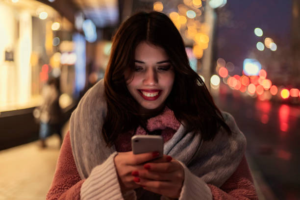 istock Funny communication at night in the city 1085738212